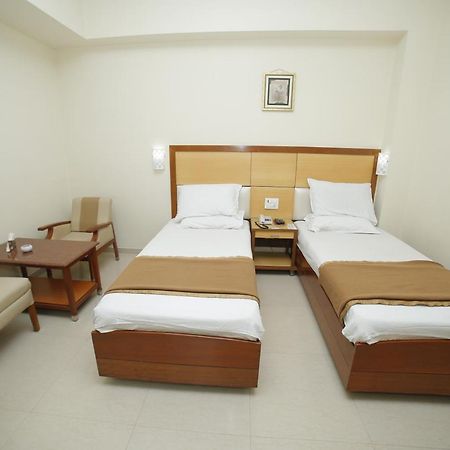 Jaya Residency Hotel Kakinada Bagian luar foto