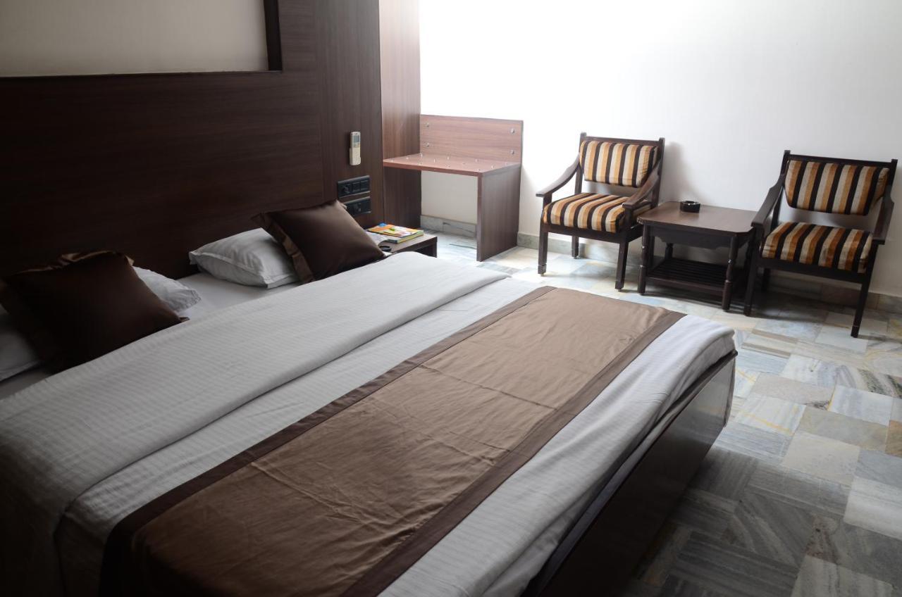 Jaya Residency Hotel Kakinada Bagian luar foto