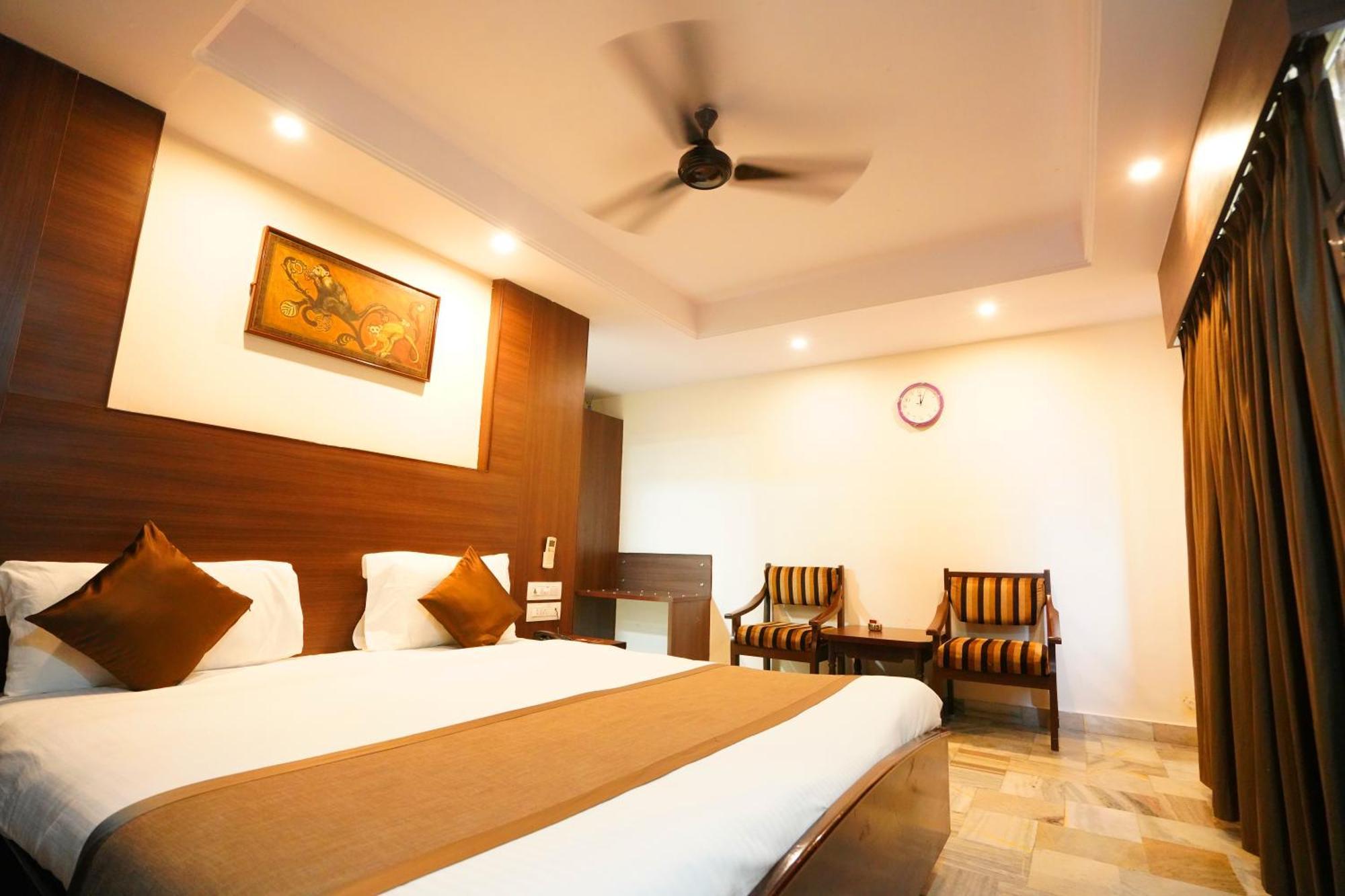 Jaya Residency Hotel Kakinada Bagian luar foto
